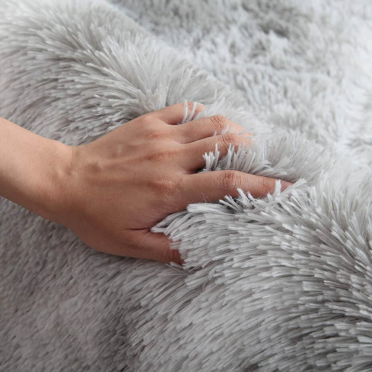 RECTANGULAR FLUFFY RUGS